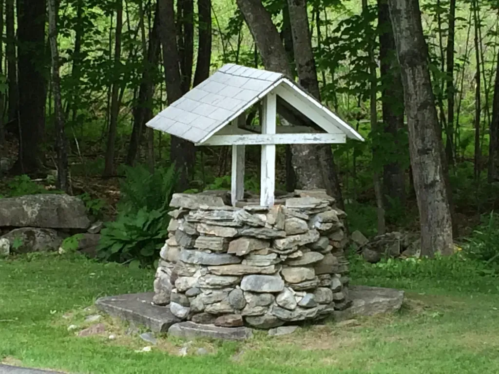 209 Dunn Road Poland ME 04274