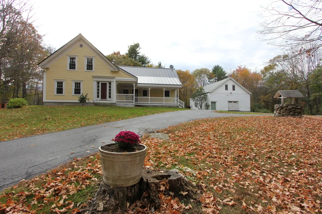 209 Dunn Road Poland ME 04274