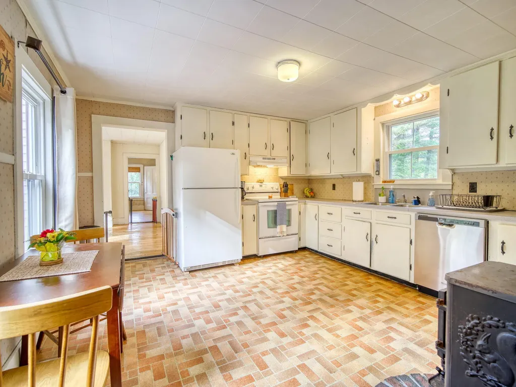 14 Ferry Lane Saco ME 04072