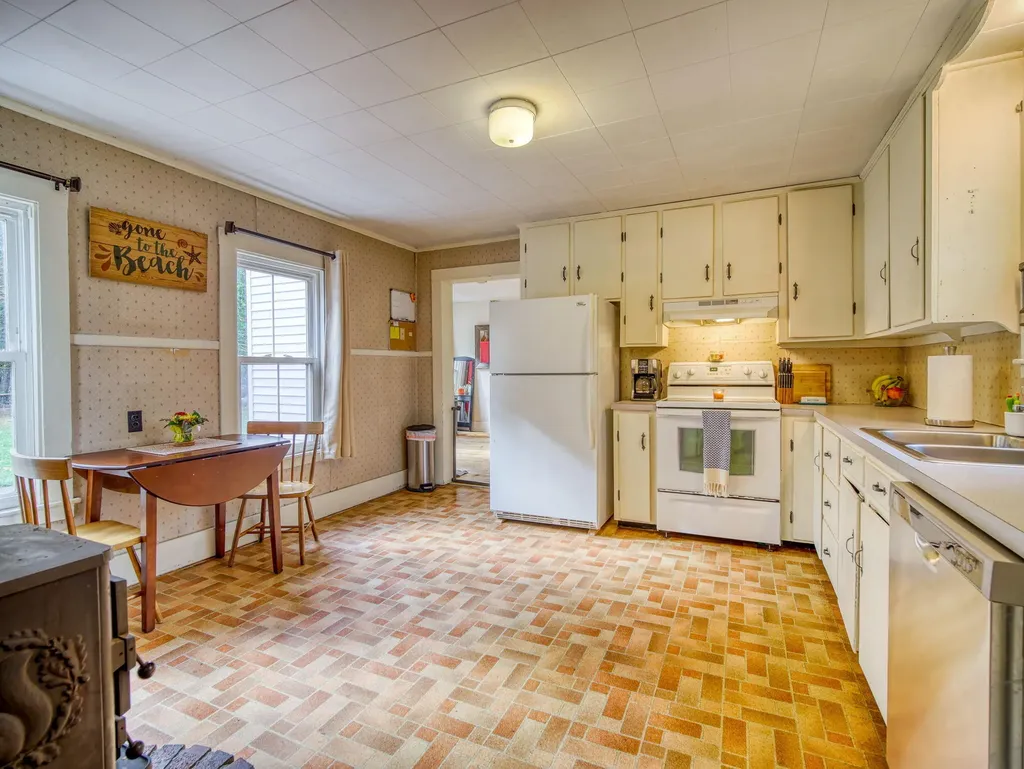 14 Ferry Lane Saco ME 04072