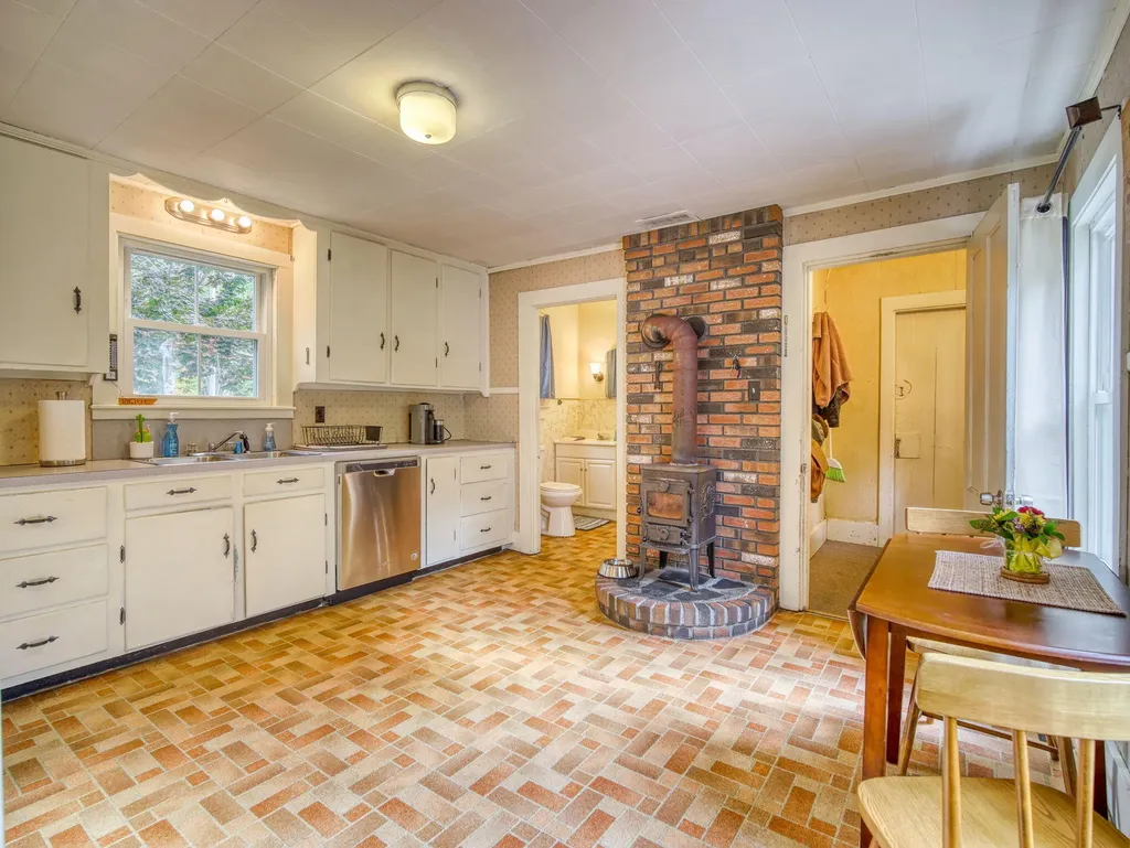 14 Ferry Lane Saco ME 04072