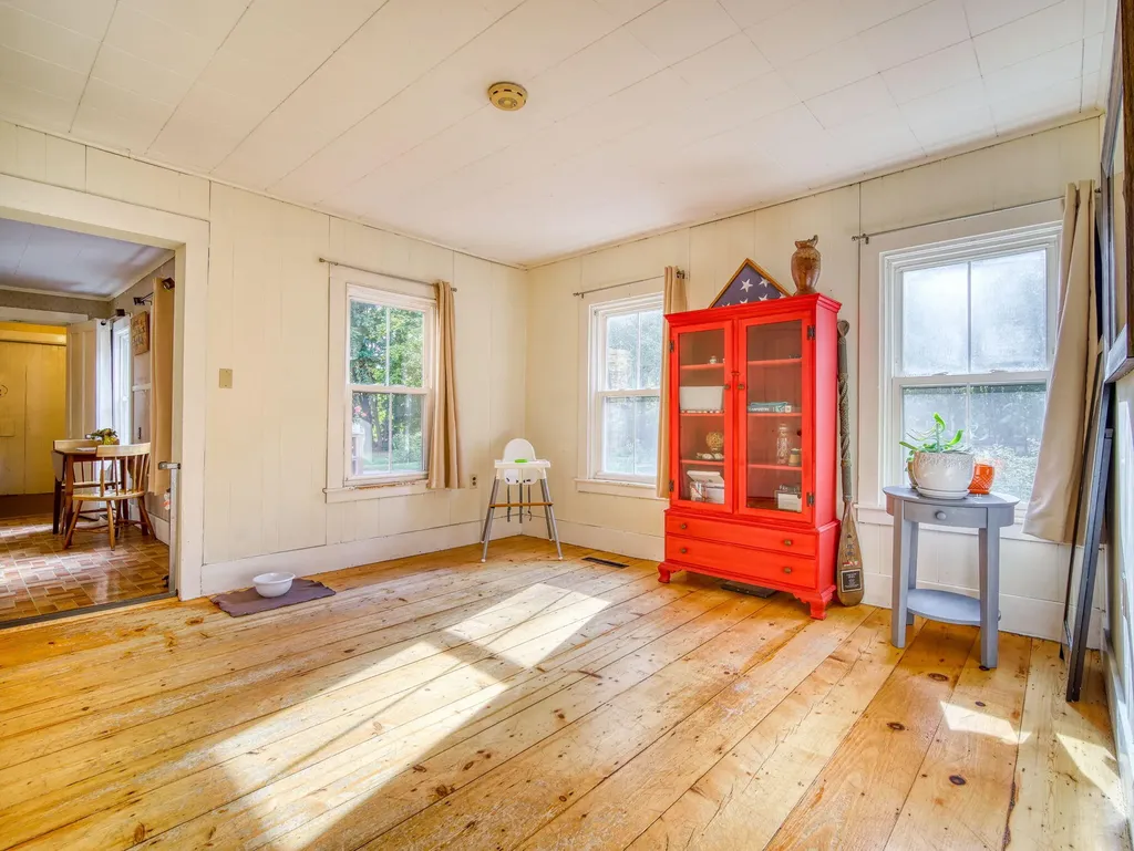 14 Ferry Lane Saco ME 04072