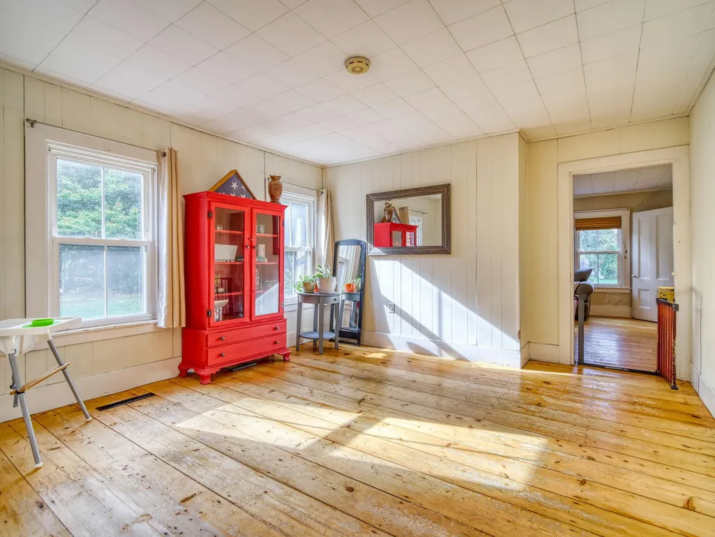 14 Ferry Lane Saco ME 04072
