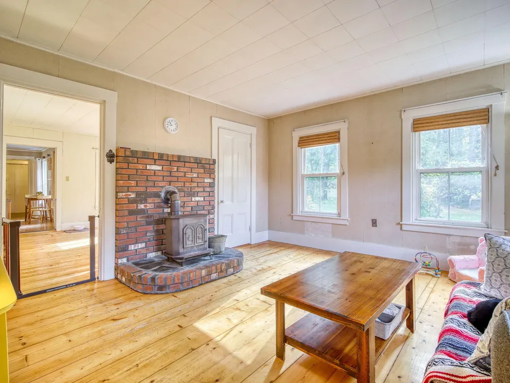 14 Ferry Lane Saco ME 04072
