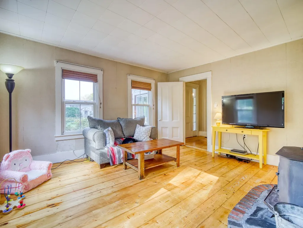 14 Ferry Lane Saco ME 04072