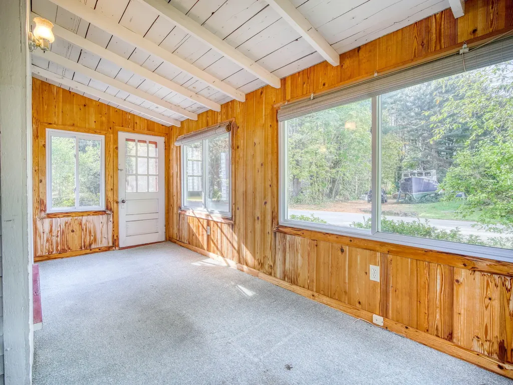 14 Ferry Lane Saco ME 04072