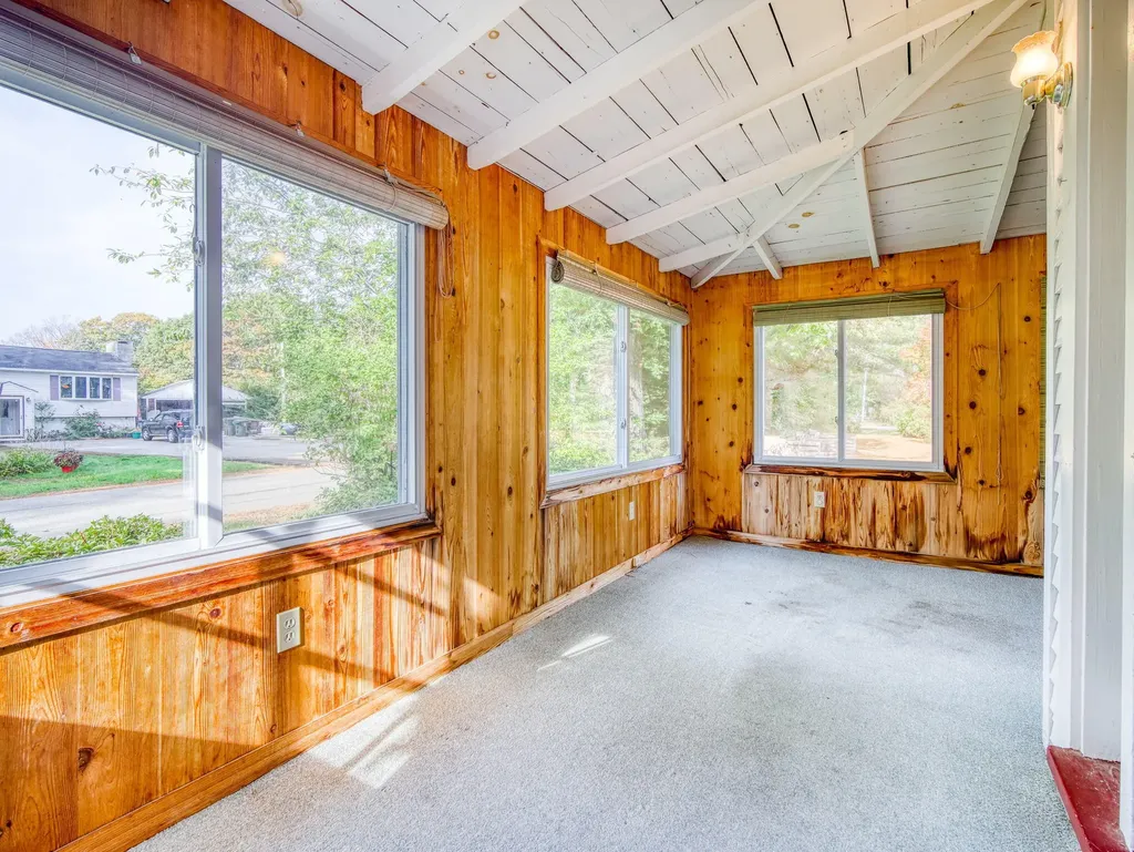 14 Ferry Lane Saco ME 04072