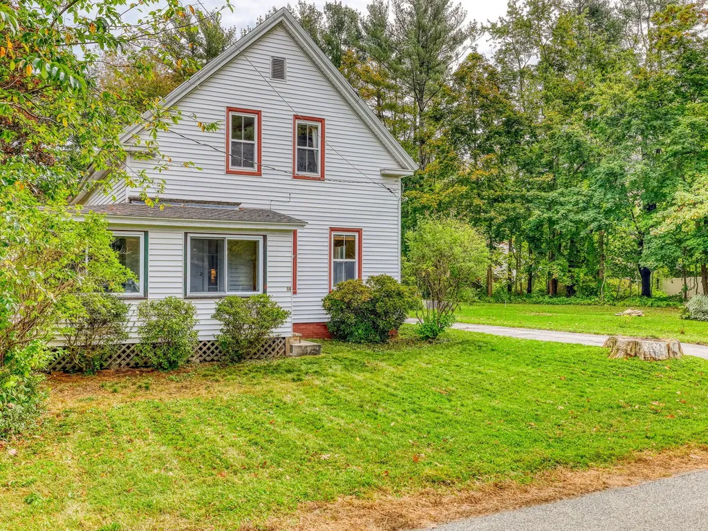14 Ferry Lane Saco ME 04072