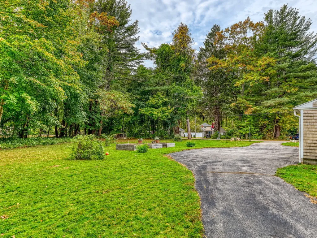 14 Ferry Lane Saco ME 04072