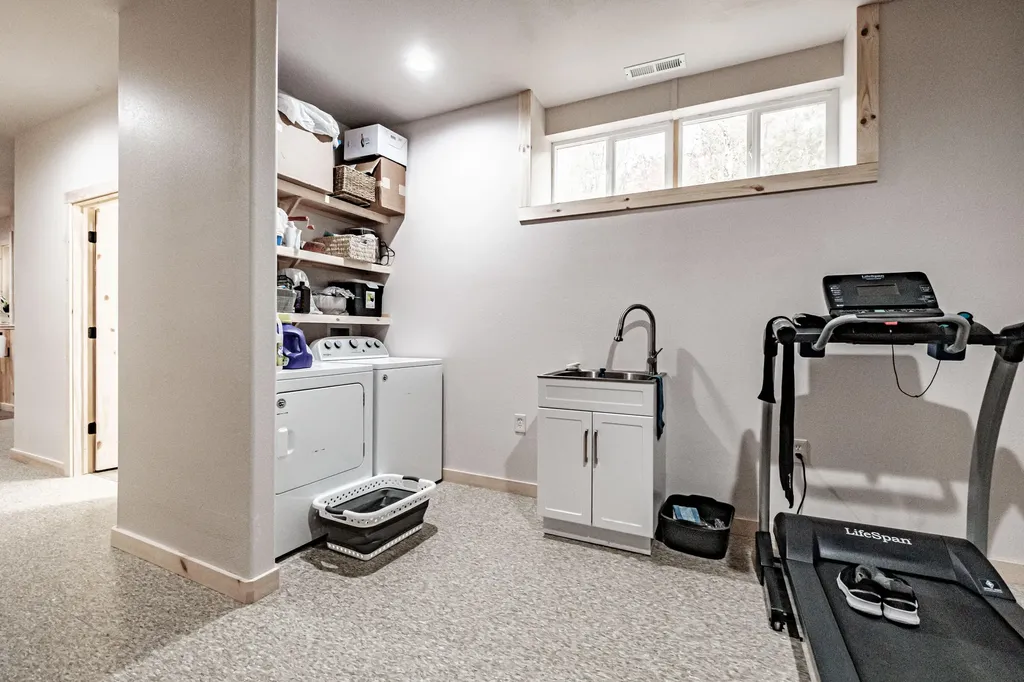37 Colonial Circle Harrison ME 04040