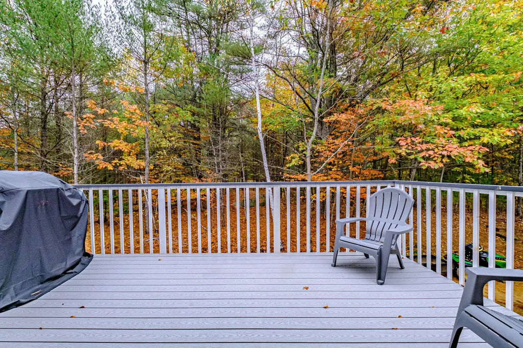 37 Colonial Circle Harrison ME 04040