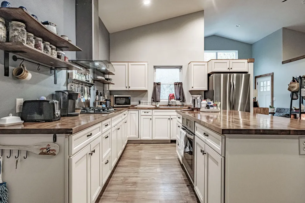 37 Colonial Circle Harrison ME 04040