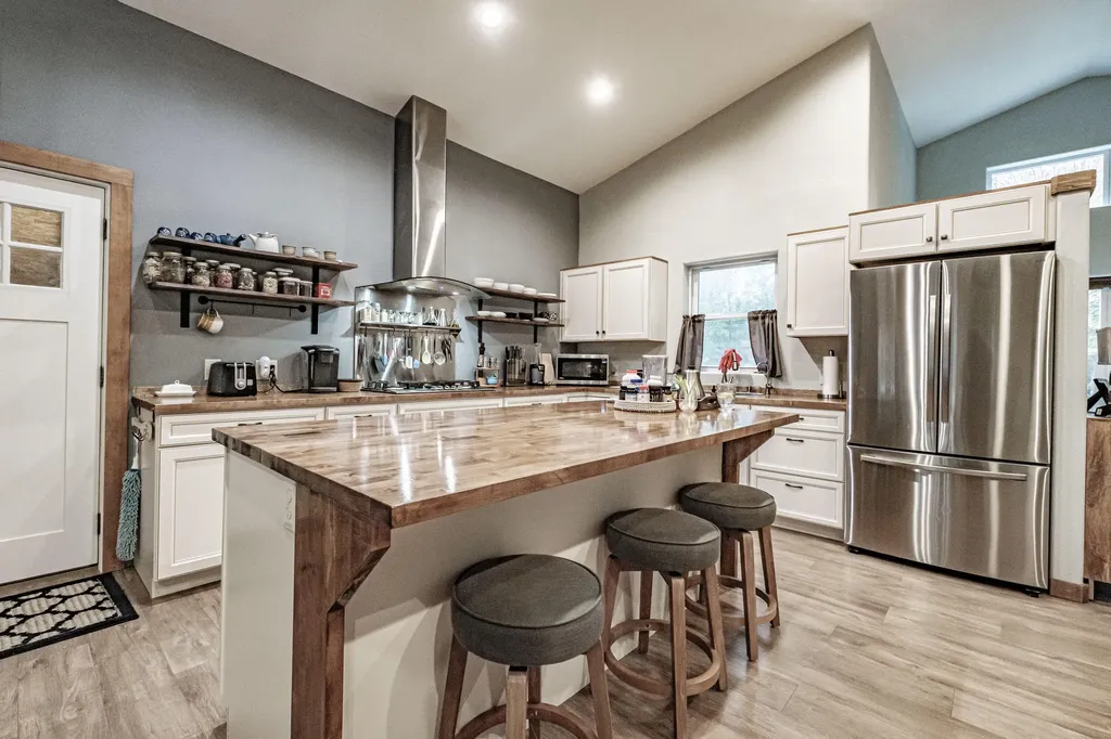 37 Colonial Circle Harrison ME 04040