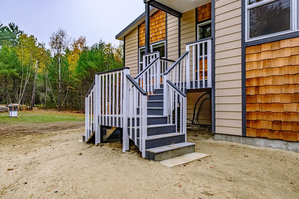37 Colonial Circle Harrison ME 04040
