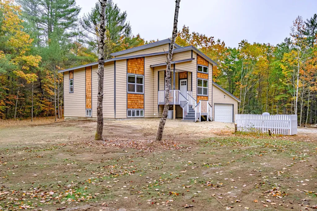 37 Colonial Circle Harrison ME 04040