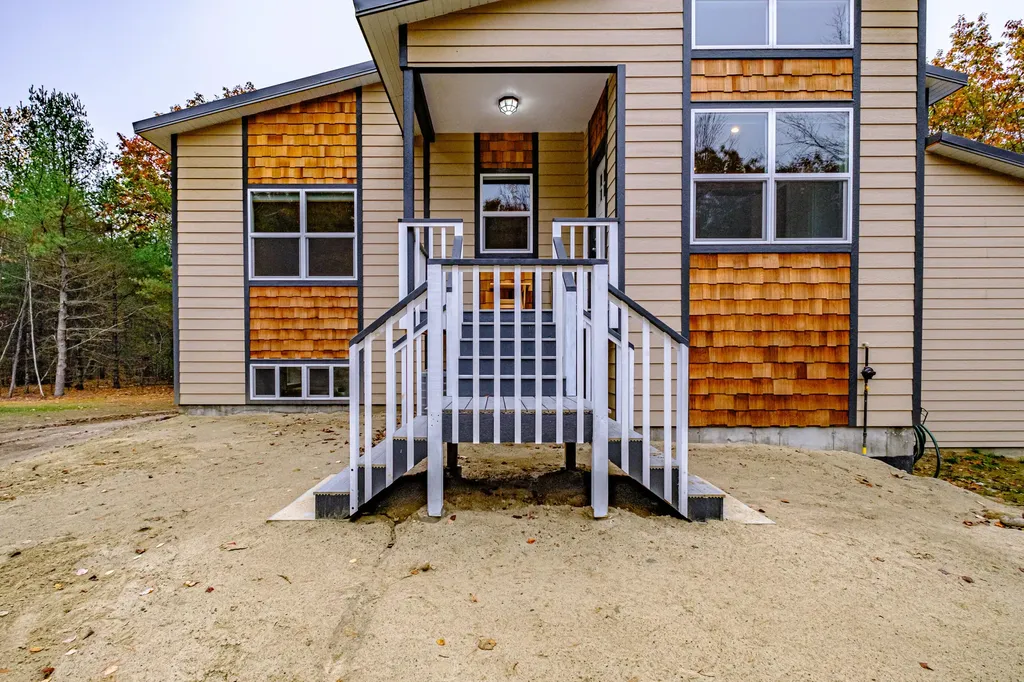 37 Colonial Circle Harrison ME 04040