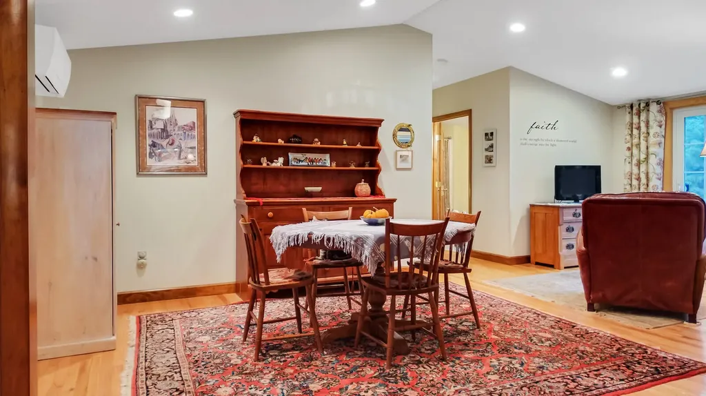 27 Fairview Street Gardiner ME 04345