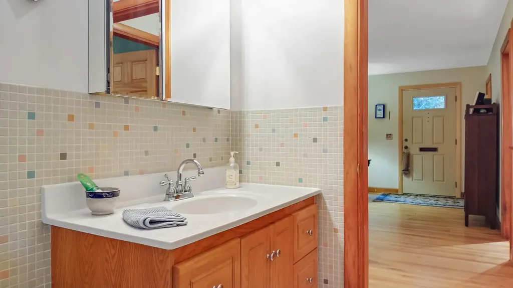 27 Fairview Street Gardiner ME 04345
