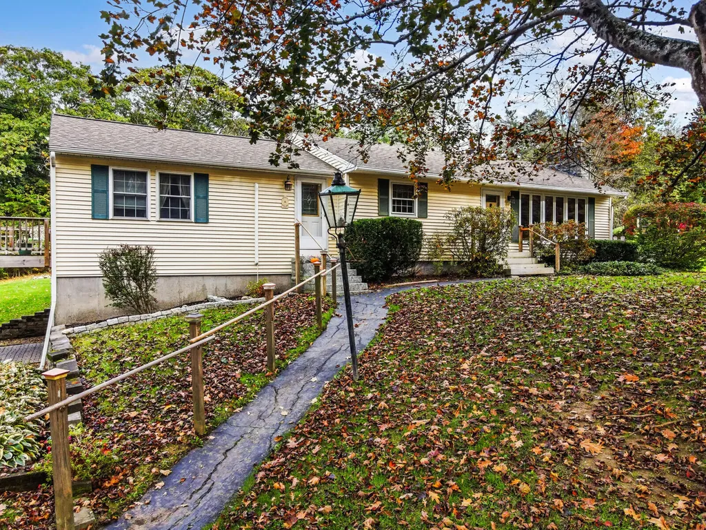27 Fairview Street Gardiner ME 04345