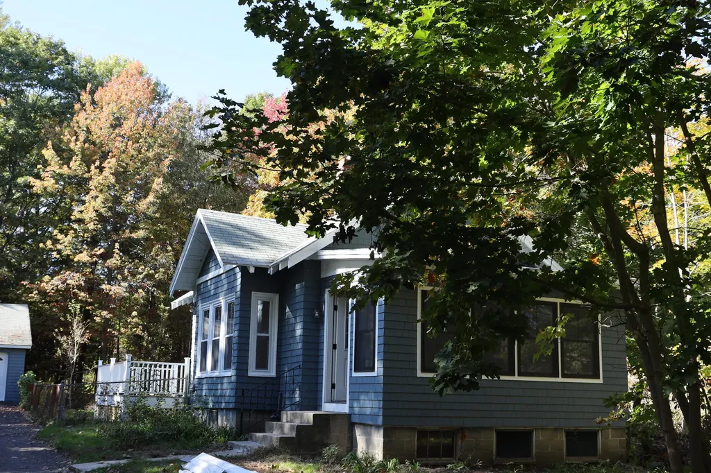 292 Middle Road Falmouth ME 04105