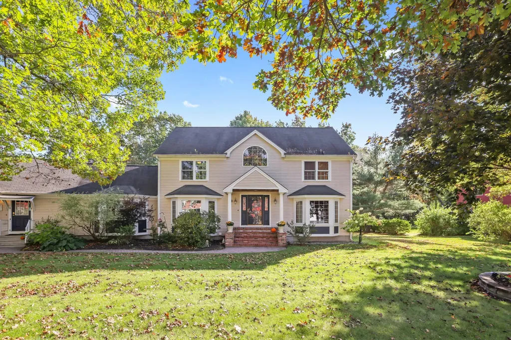 12 Chancery Lane Sanford ME 04073