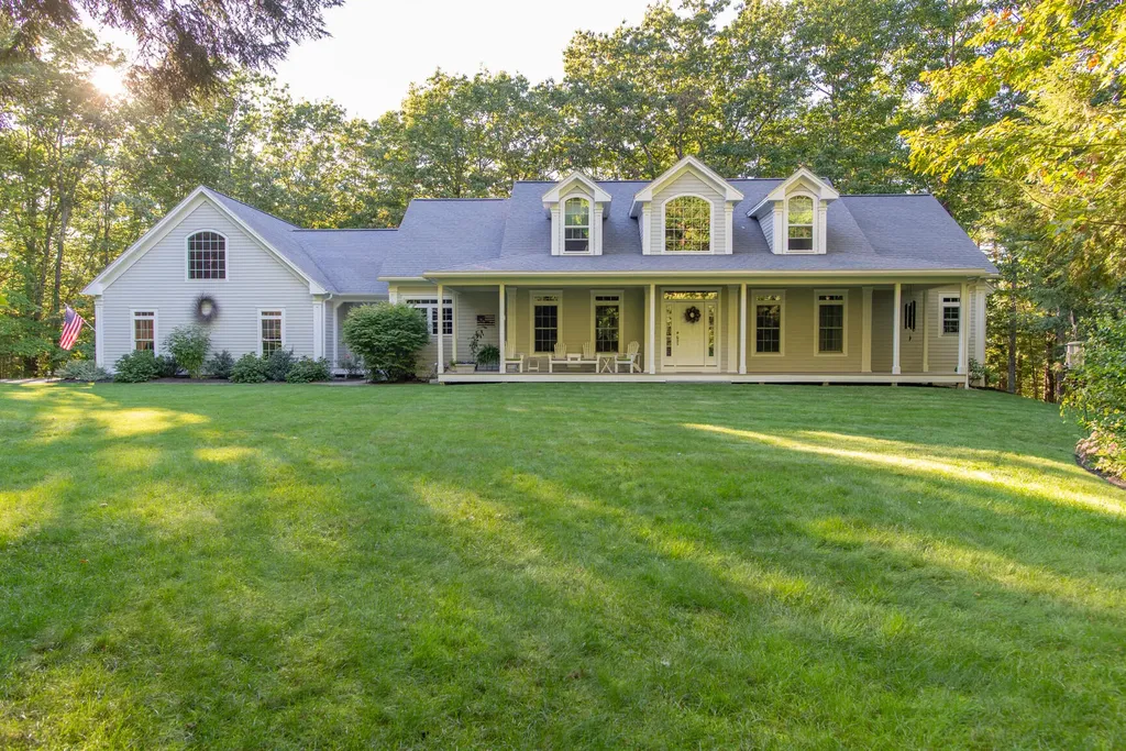 23 Boardwalk Avenue Windham ME 04062