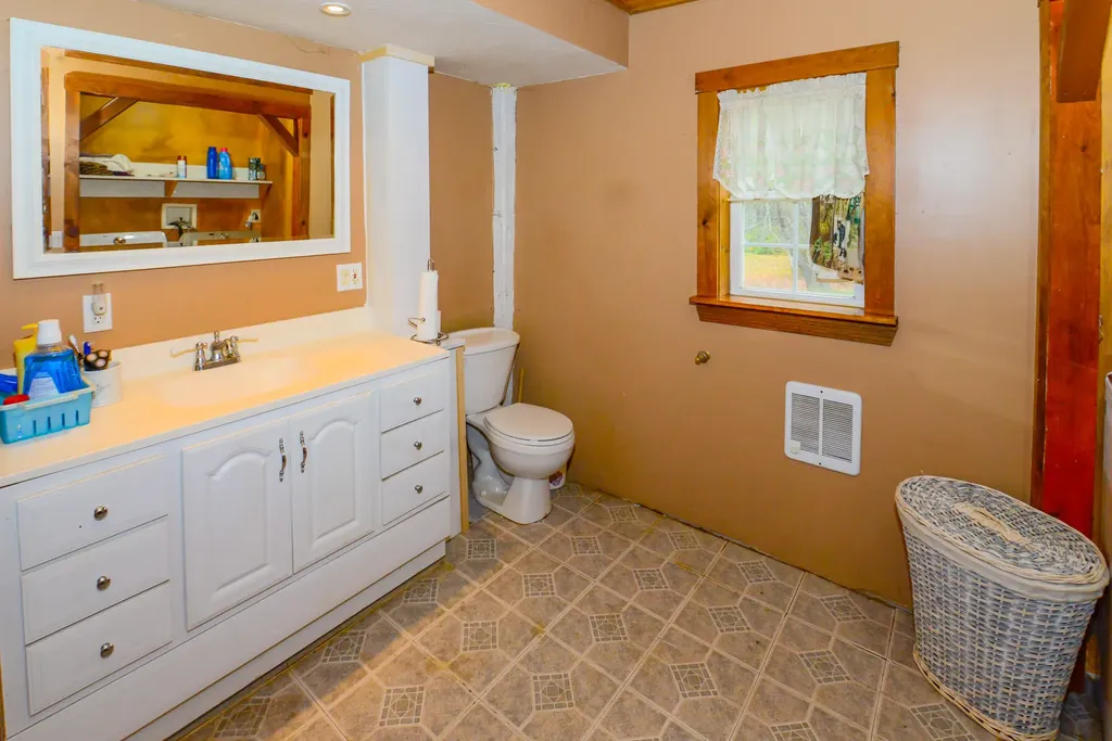 128 Carsley Road Harrison ME 04040