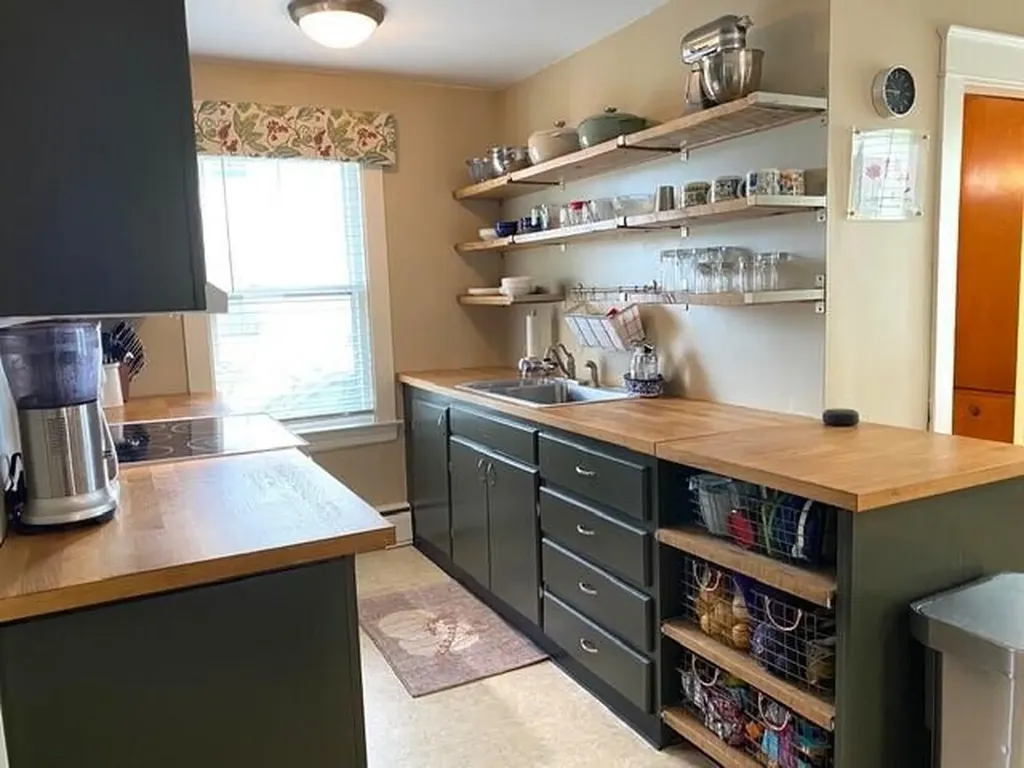 23 Hennessey Avenue Brunswick ME 04011