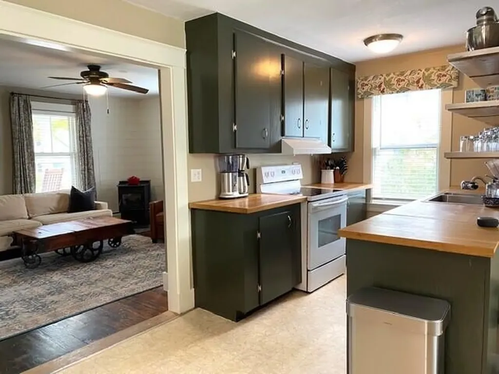 23 Hennessey Avenue Brunswick ME 04011