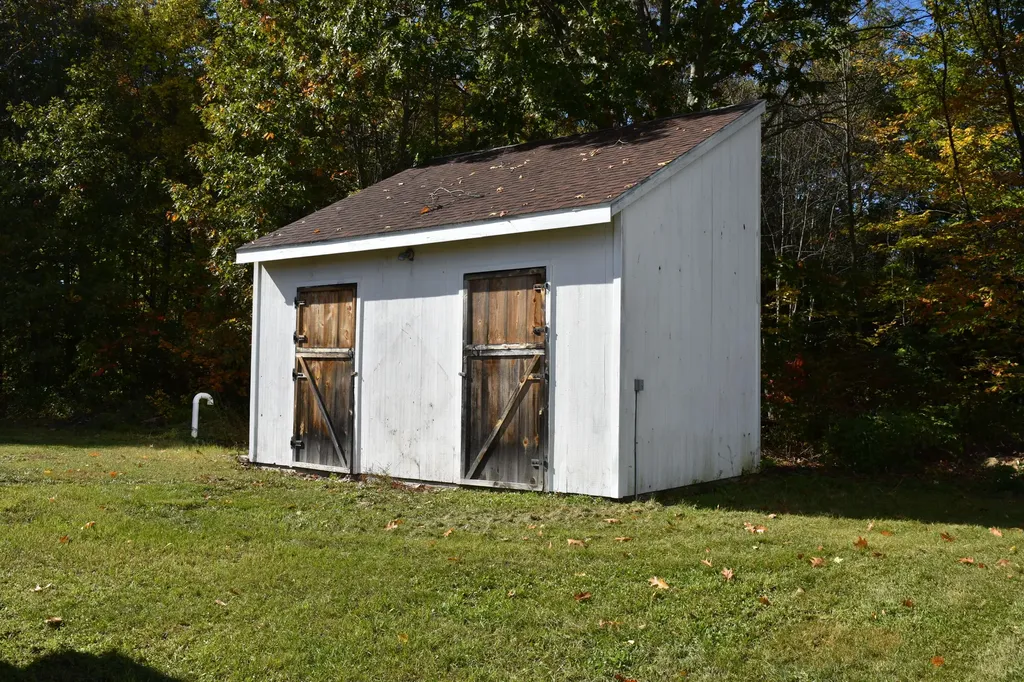 94 Ossipee Trail Limington ME 04049