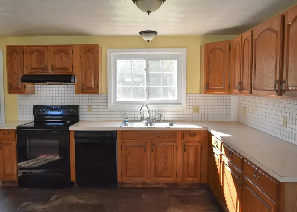 94 Ossipee Trail Limington ME 04049