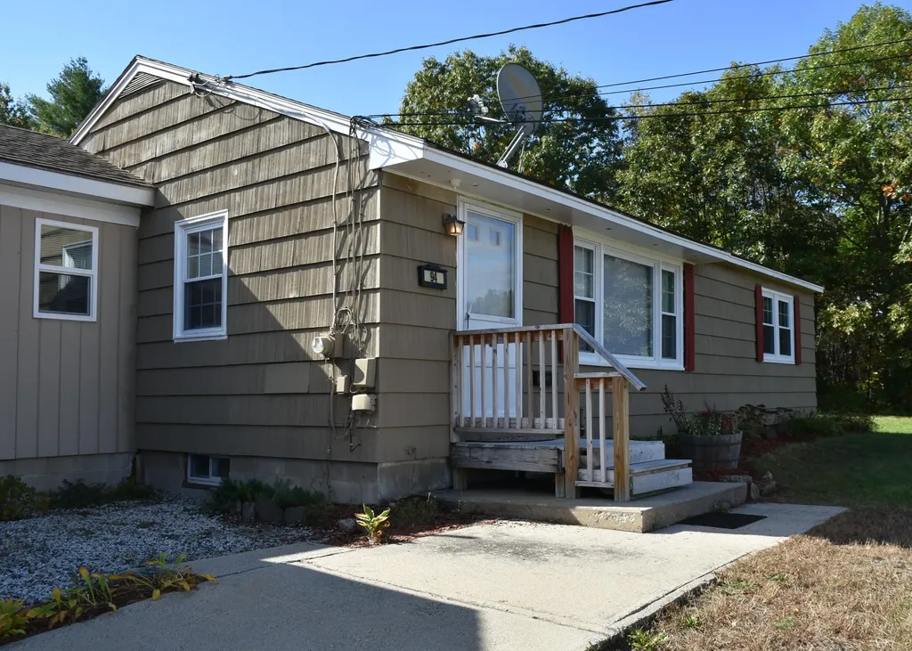 94 Ossipee Trail Limington ME 04049