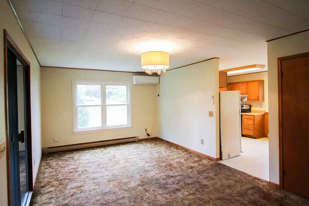 41 Phillips Road Glenburn ME 04401