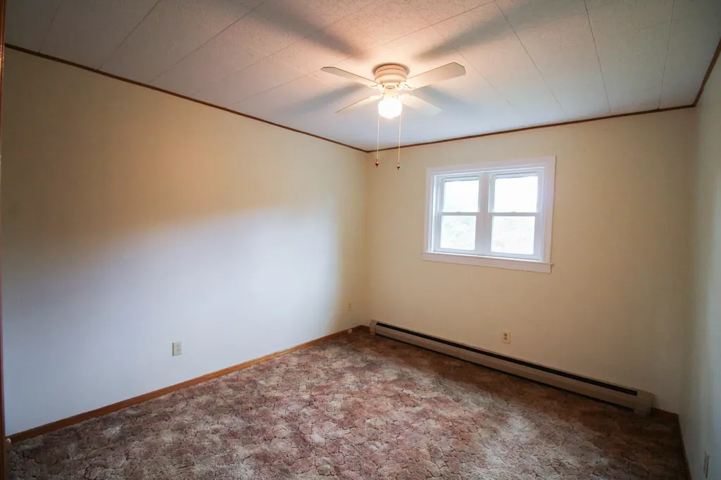 41 Phillips Road Glenburn ME 04401