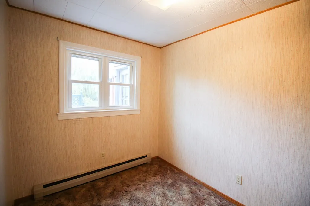 41 Phillips Road Glenburn ME 04401
