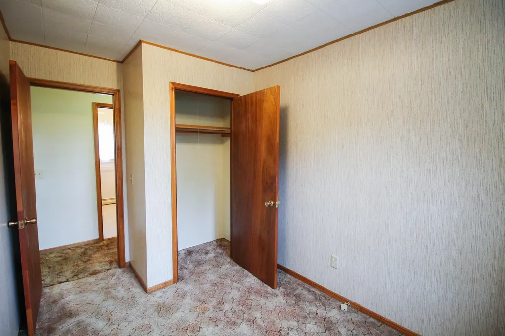 41 Phillips Road Glenburn ME 04401