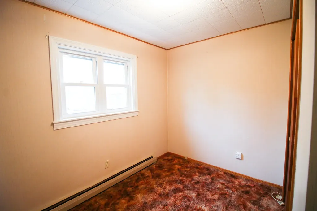 41 Phillips Road Glenburn ME 04401