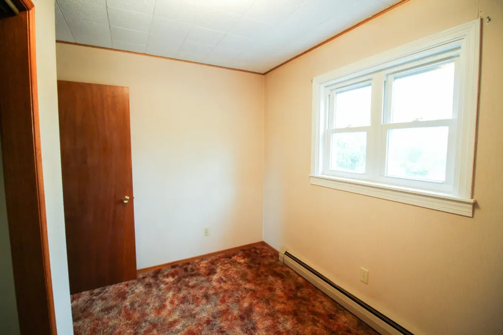 41 Phillips Road Glenburn ME 04401