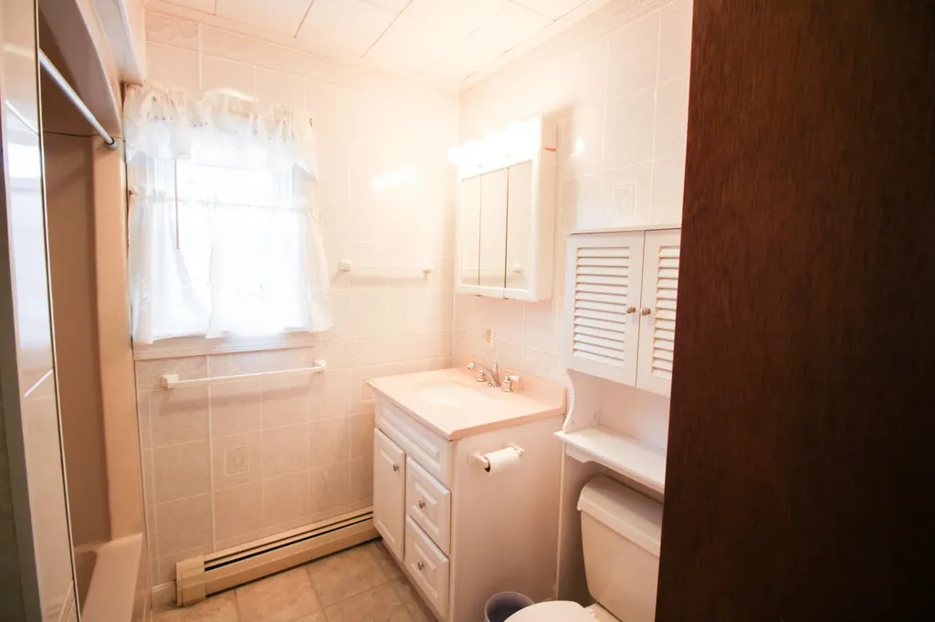 41 Phillips Road Glenburn ME 04401