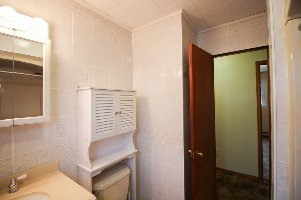 41 Phillips Road Glenburn ME 04401