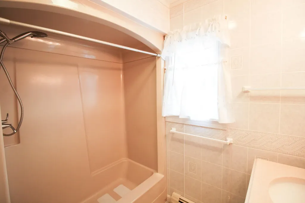 41 Phillips Road Glenburn ME 04401