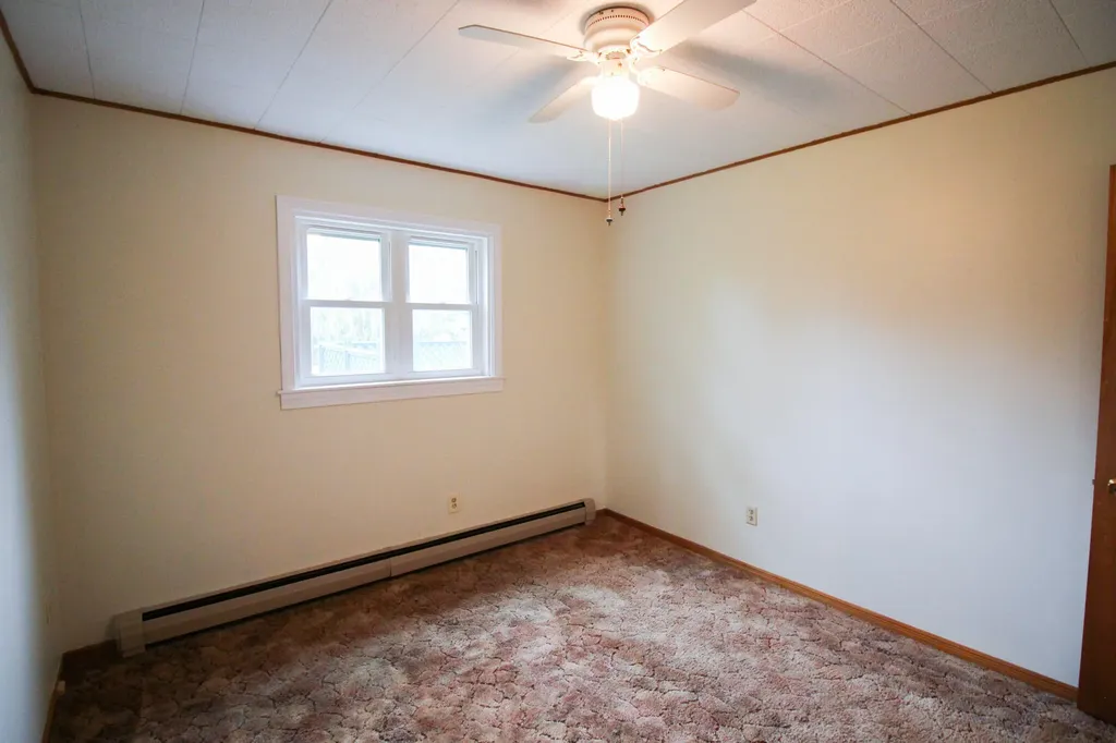 41 Phillips Road Glenburn ME 04401