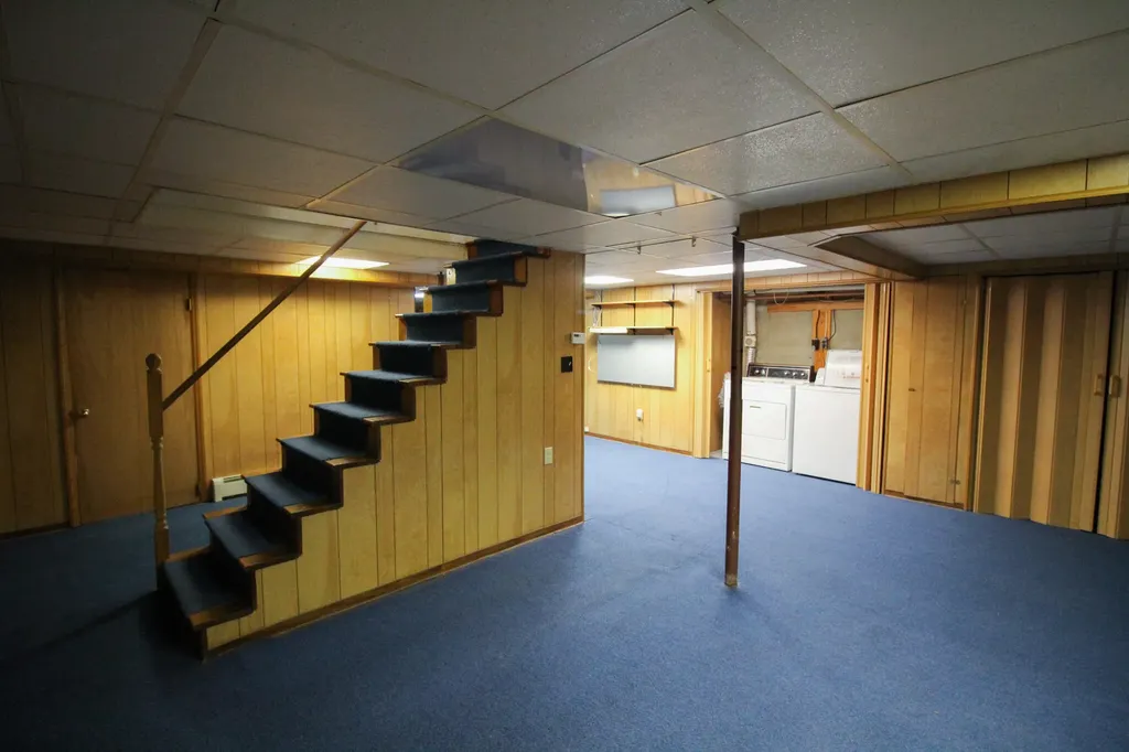 41 Phillips Road Glenburn ME 04401