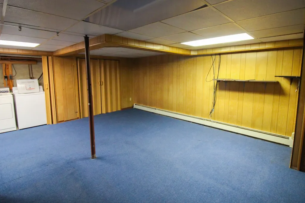 41 Phillips Road Glenburn ME 04401
