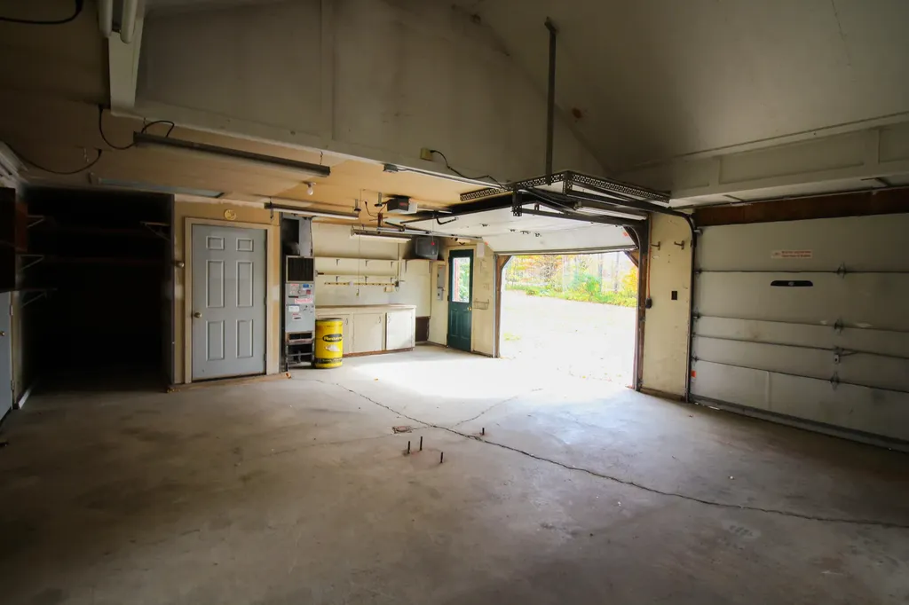 41 Phillips Road Glenburn ME 04401