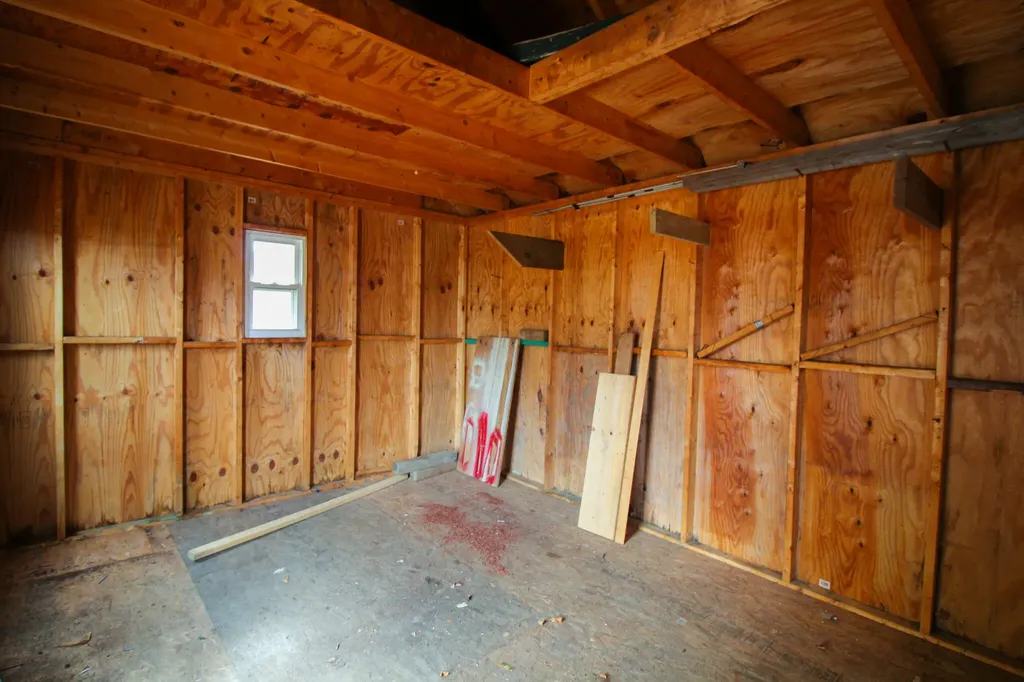 41 Phillips Road Glenburn ME 04401
