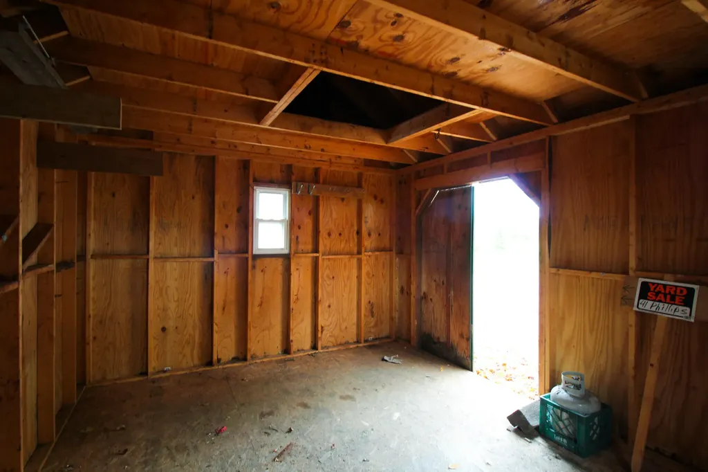 41 Phillips Road Glenburn ME 04401