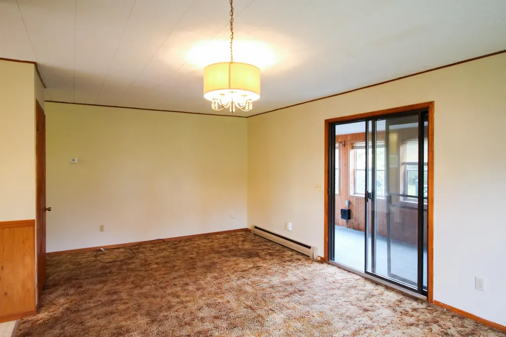41 Phillips Road Glenburn ME 04401
