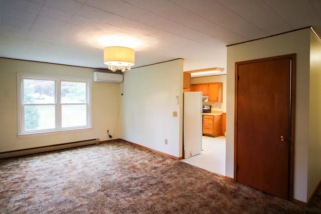 41 Phillips Road Glenburn ME 04401