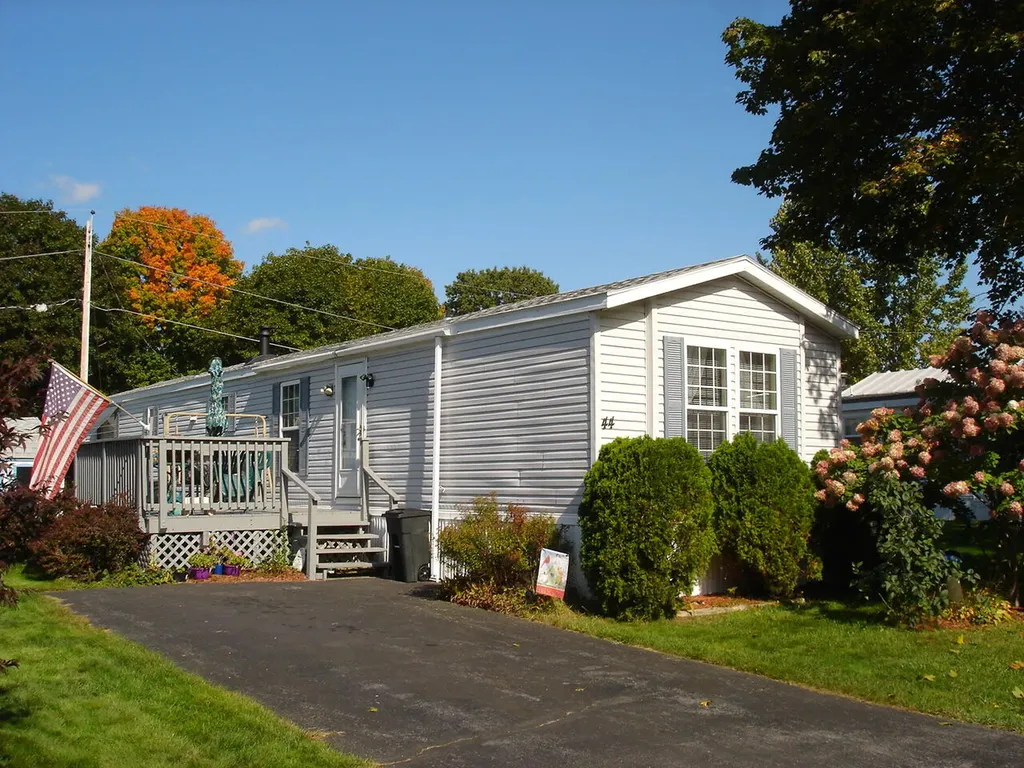 44 Patio Park Lane Gorham ME 04038